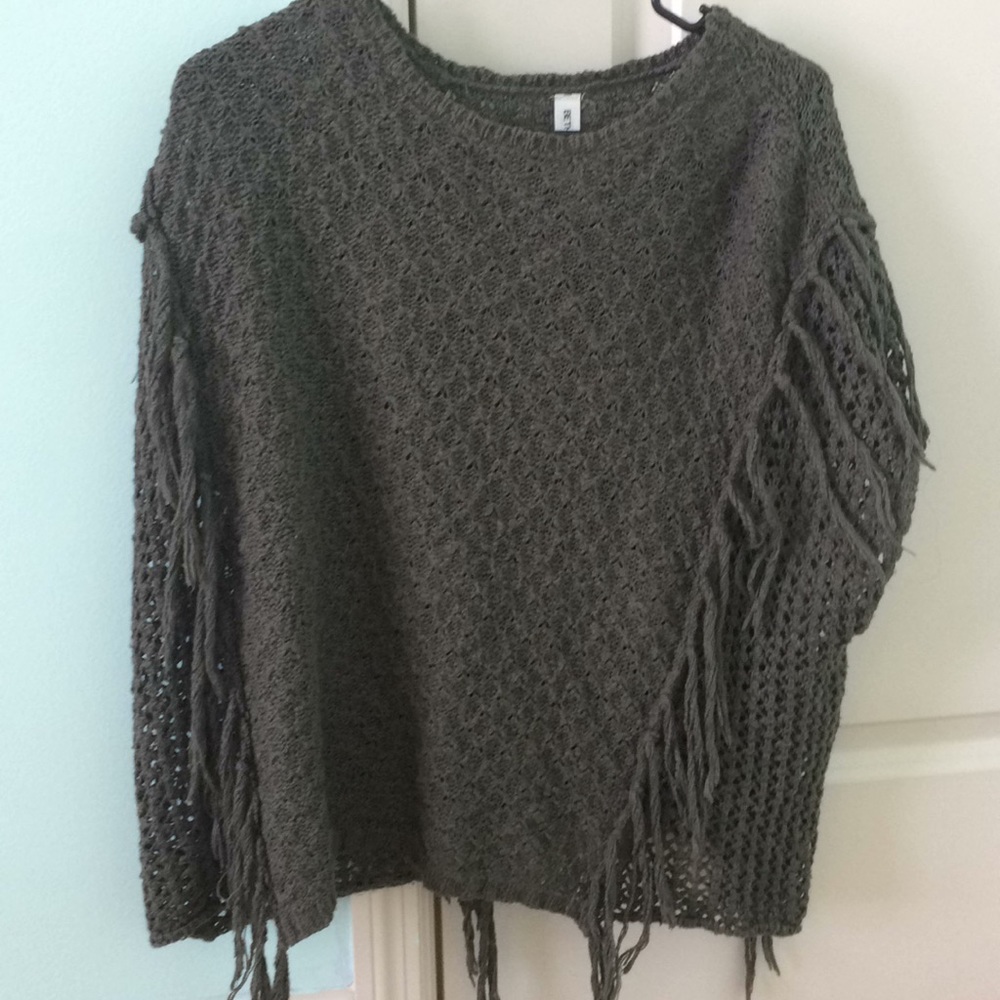 Bethany mota poncho/shrug